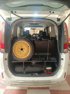 Toyota Noah 2.0 AWD (7 Seater) 2016 Pearl