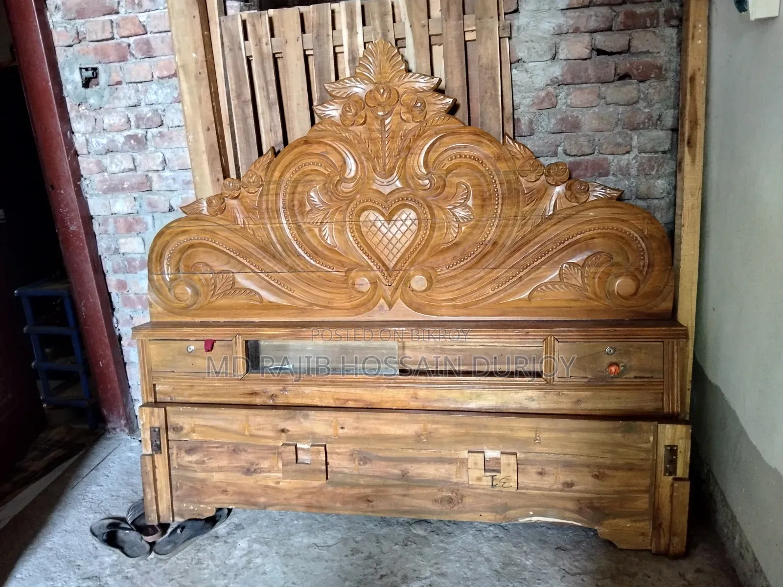 Akashmoni Wood Bed