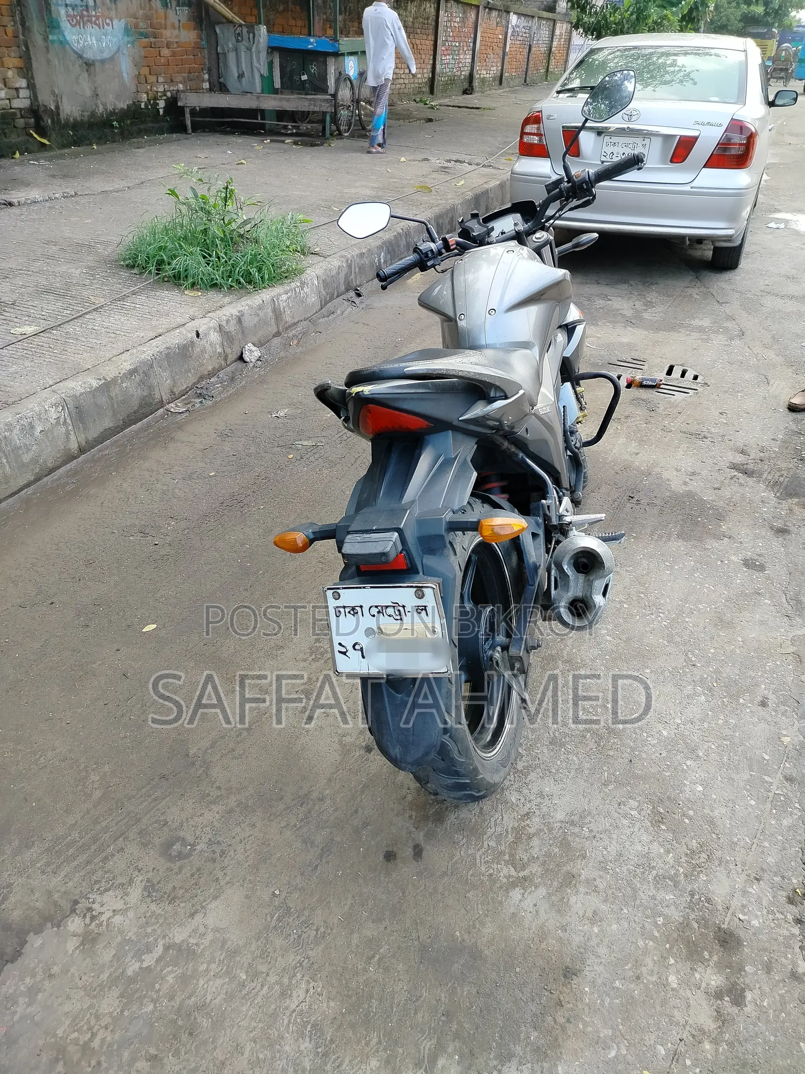 সুজুকি জিক্সার মনোটোন ২০১৫ গ্রে