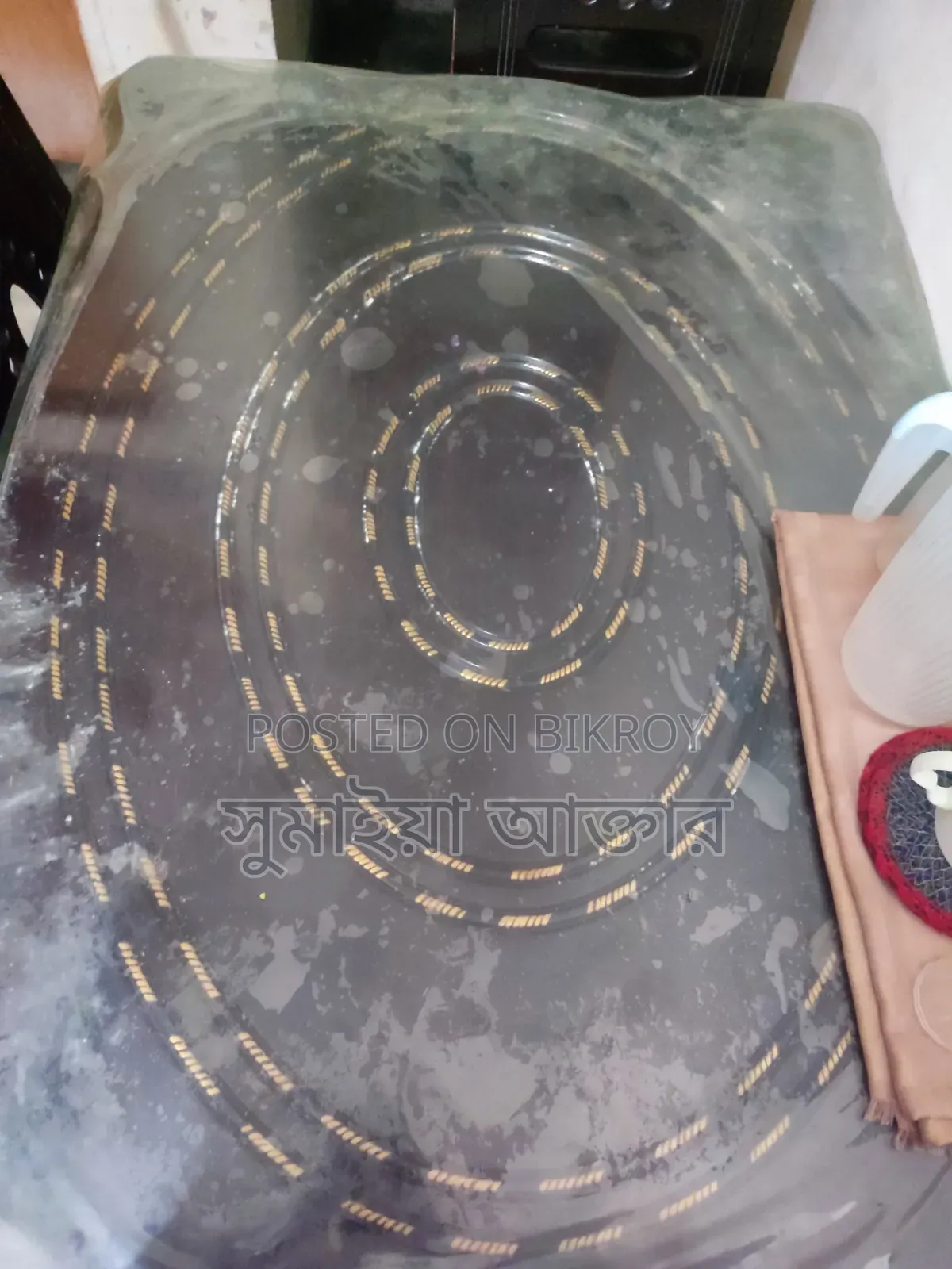 Dining table for sale