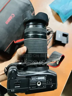 Canon Eos 700d Camera With Zoom Lens 75-300mm