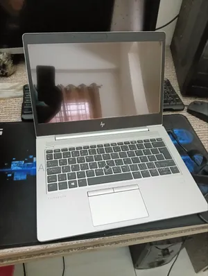 Laptop HP EliteBook 735 G6 8GB AMD Ryzen 5 SSD 256GB