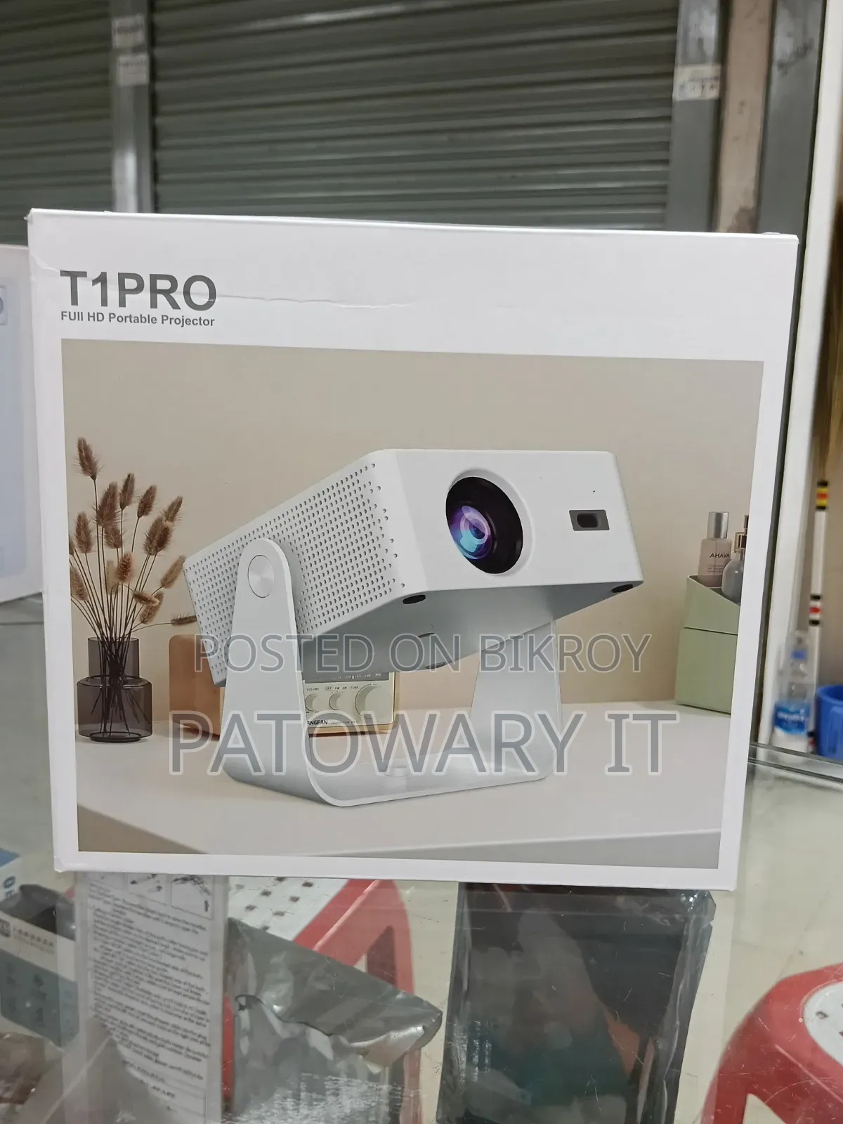 T1 Pro অ্যান্ড্রয়েড স্মার্ট নতুন প্রজেক্টর ২ মাসের ওয়ারেন্টিসহ