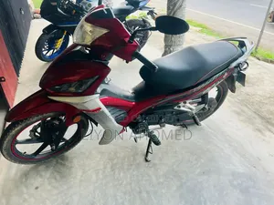 Runner Kite + 110 2017 Red