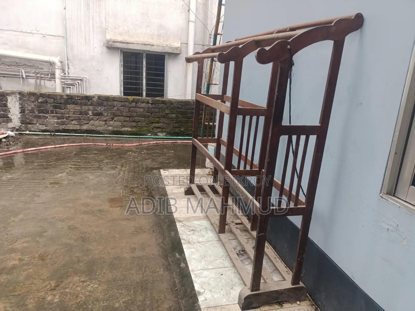 Alna (Clothes Rack). Used for a few days, can be cleaned and used.