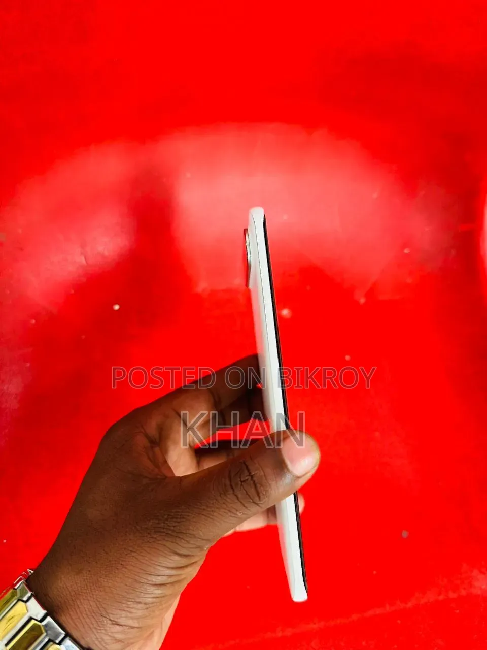 Tecno Spark Slim ২৫৬ জিবি সাদা