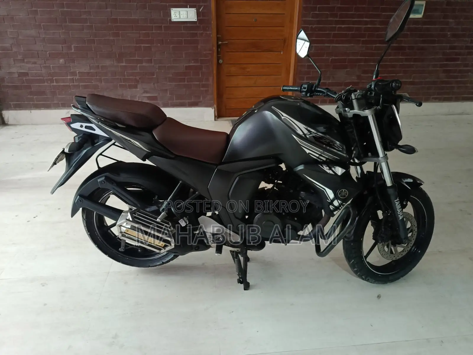 Yamaha 2018 Black
