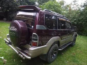 Toyota Land Cruiser Prado 2000 Red