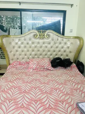 Mahogany Wood Bed Size- 6 Feet by 7 Feet Bed