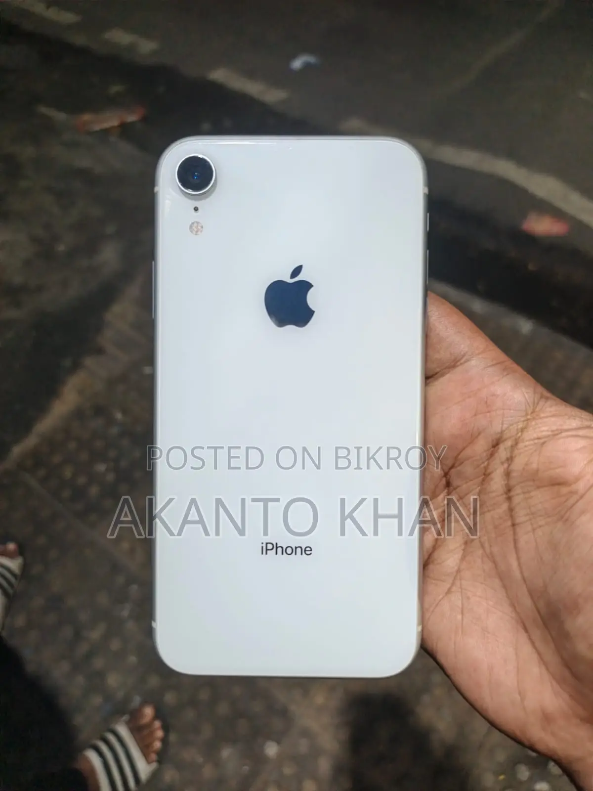 অ্যাপল আইফোন এক্সআর ১২৮ জিবি হোয়াইট
