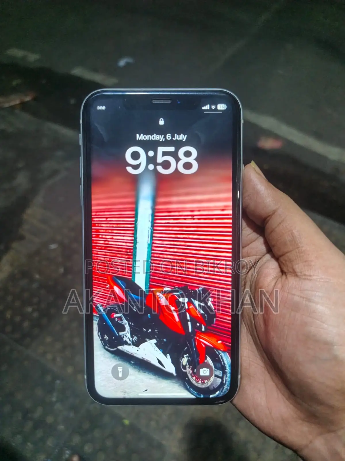 অ্যাপল আইফোন এক্সআর ১২৮ জিবি হোয়াইট