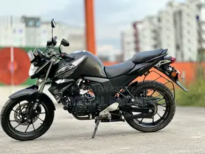 ইয়ামাহা এফজেড ২০২৪ কালো