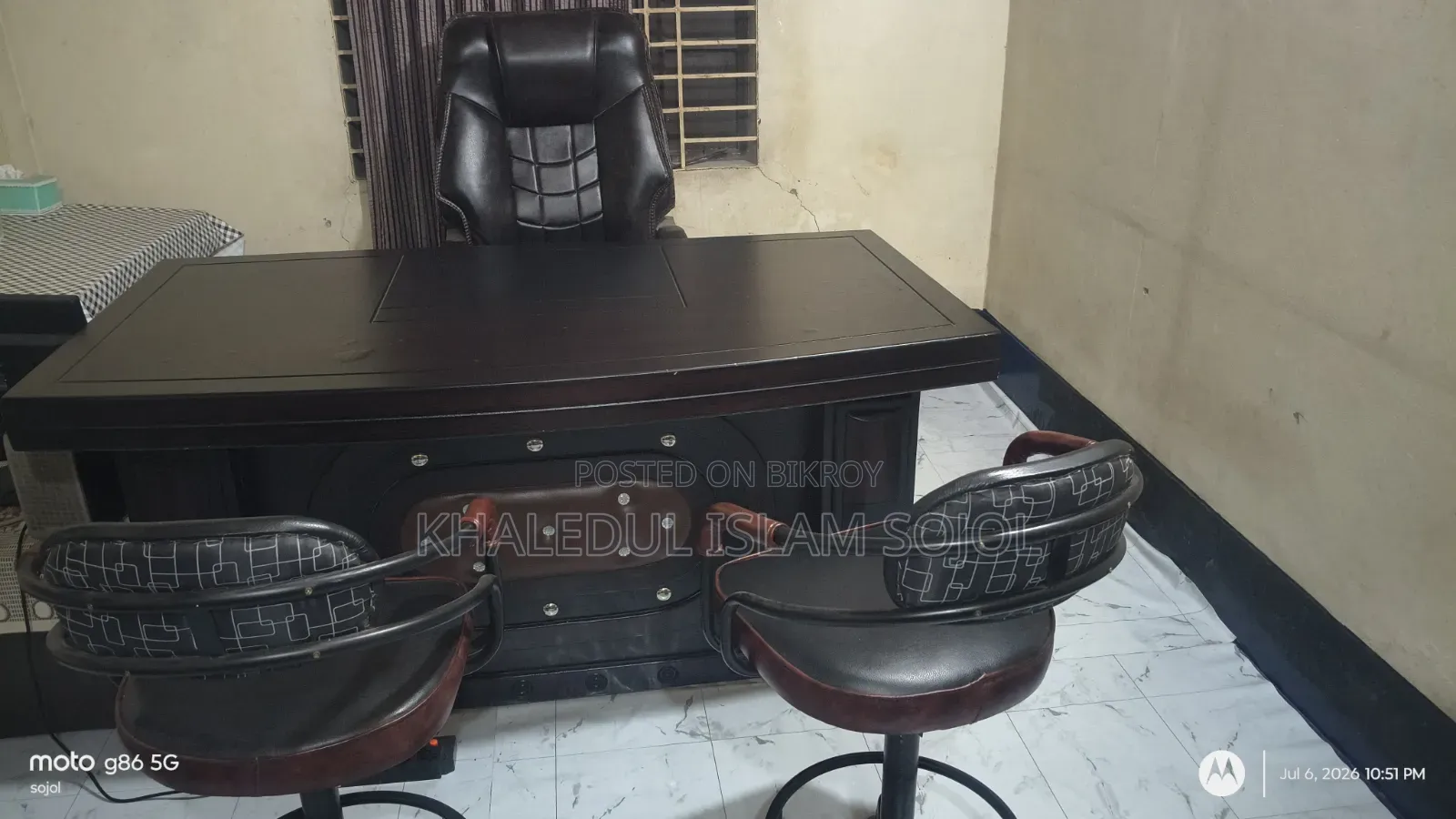 টেবিল চেয়ার অফিস সেটআপ