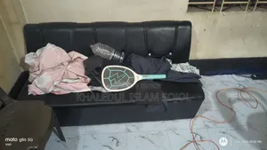 টেবিল চেয়ার অফিস সেটআপ
