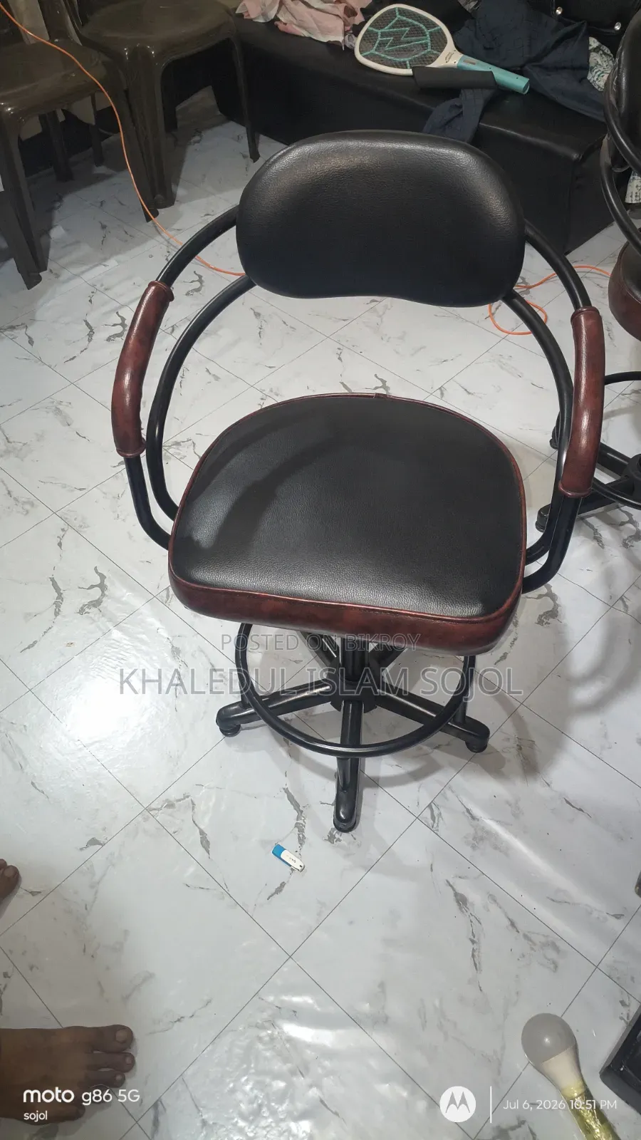 টেবিল চেয়ার অফিস সেটআপ