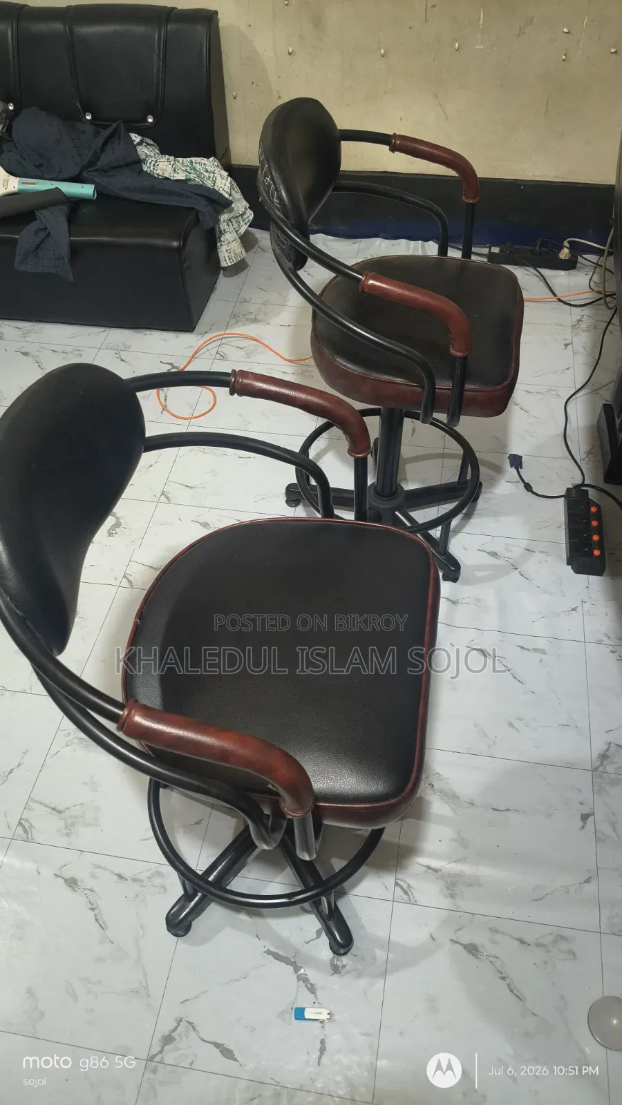 টেবিল চেয়ার অফিস সেটআপ
