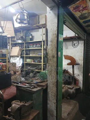 একটি দোকানের পজিশন বিক্রি করা হবে।দোকানটির আয়তন:১৪৮/১২৪ ফিট