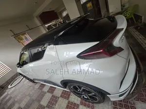 টয়োটা সি-এইচআর ২০১৭ পার্ল