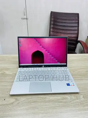 Laptop HP Pavilion 15-Eh0050wm 16GB Intel Core I7 SSD 512GB