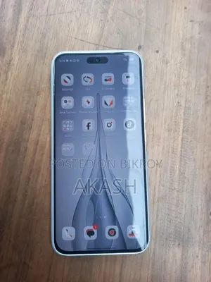 নতুন টেকনো পোভা কার্ভ ২৫৬ জিবি হোয়াইট