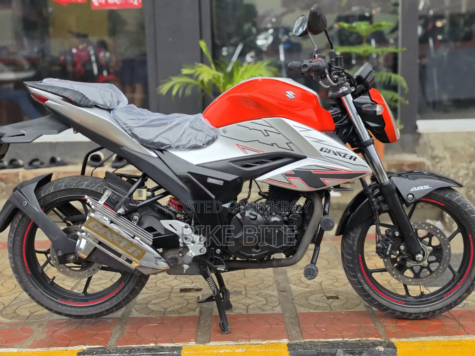 Suzuki Gixxer Fi ABS 2023 Orange