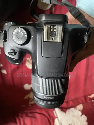 ক্যানন ৪০০০ডি উইথ ১৮-৫৫মিমি লেন্স