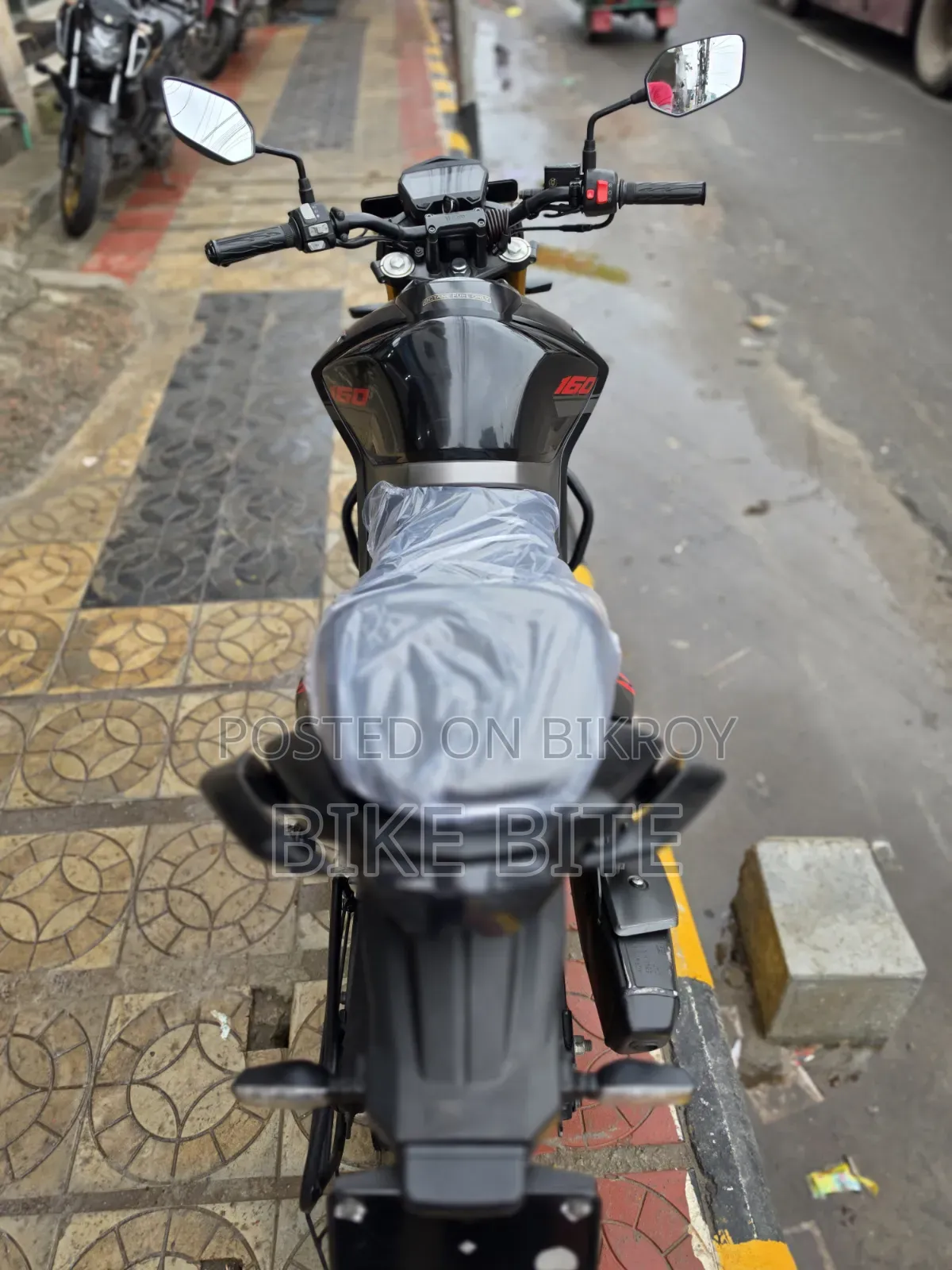 Hero Thriller 160R 4V 2025 Black