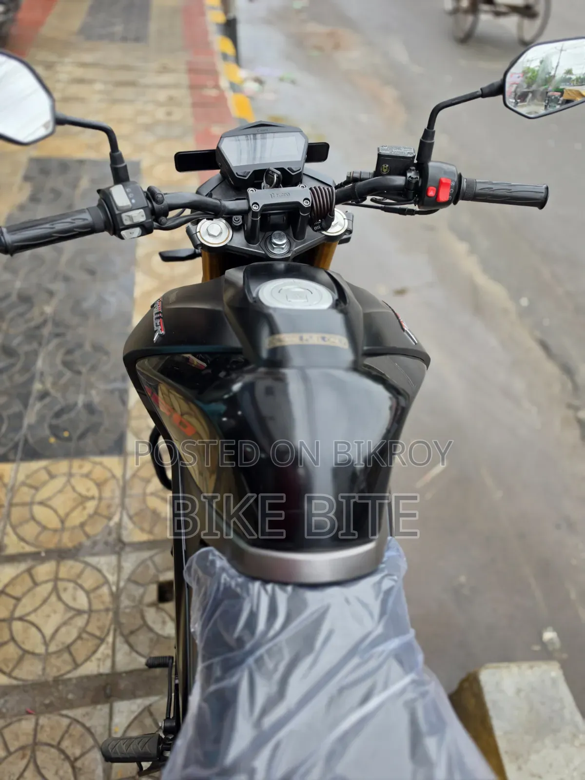 Hero Thriller 160R 4V 2025 Black