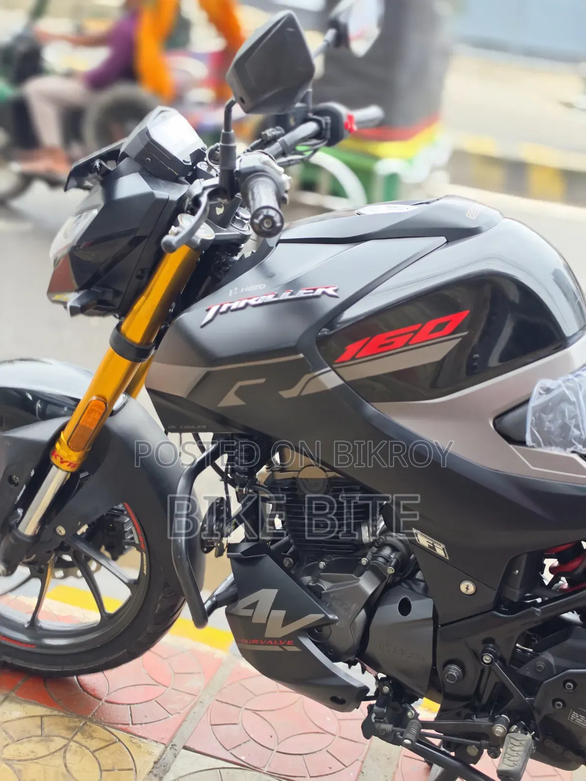 Hero Thriller 160R 4V 2025 Black