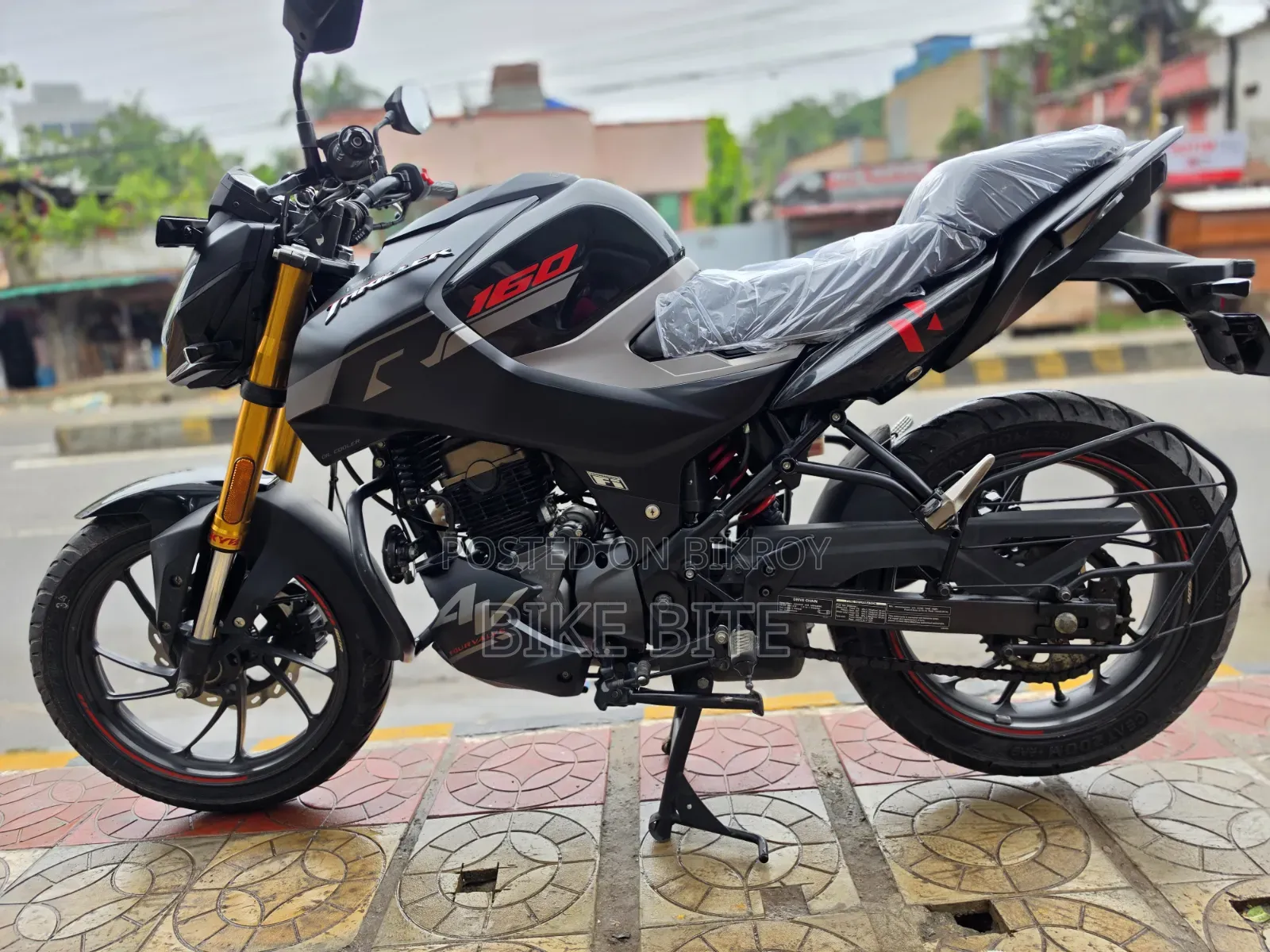 Hero Thriller 160R 4V 2025 Black