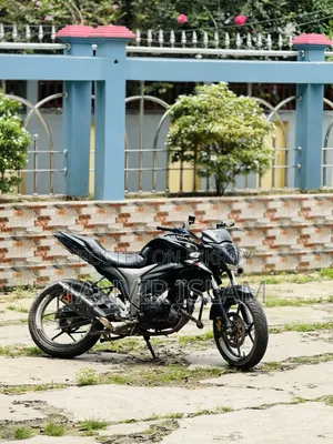 নতুন আর১ ২০২৫ ব্ল্যাক