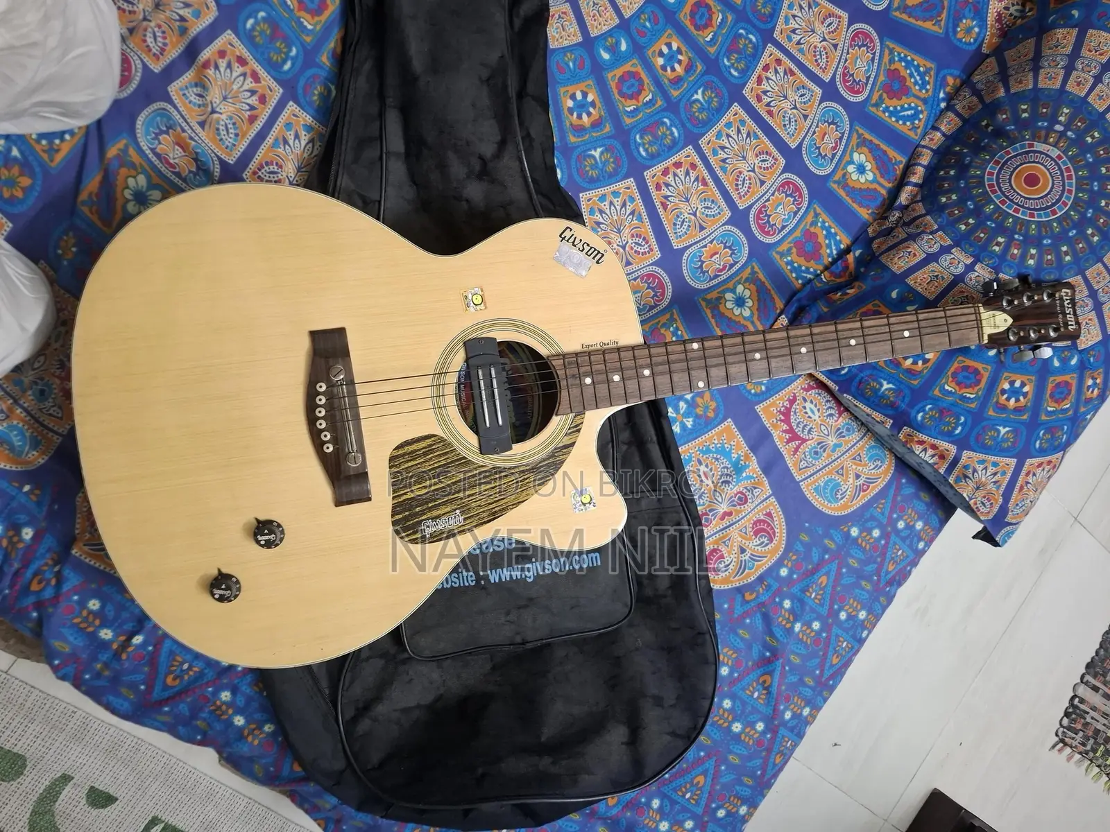 Givson Guitar
