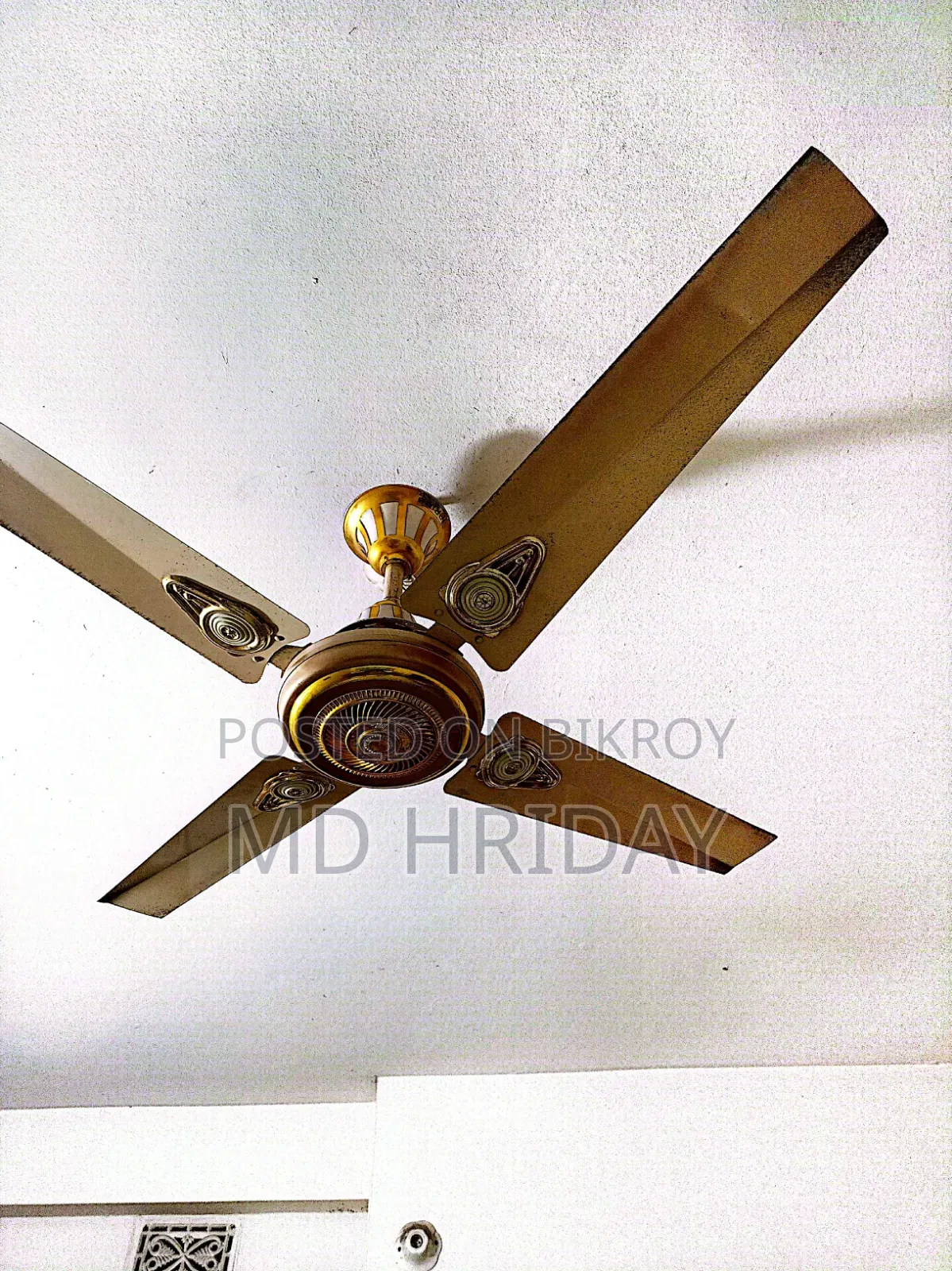 A 56-inch four-blade fan for sale in fresh condition.
