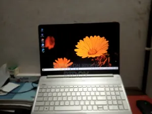 ল্যাপটপ এইচপি ১৫এস ৮জিবি ইন্টেল কোর আই৩ এসএসডি ২৫৬জিবি