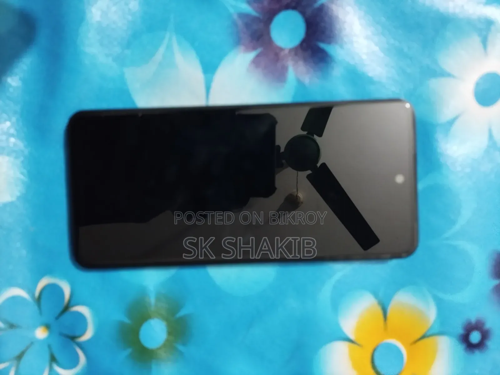 Walton 4 GB Black