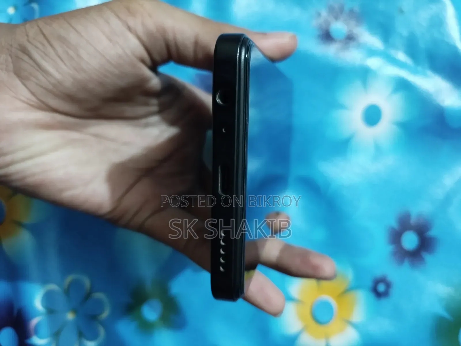 Walton 4 GB Black