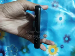 Walton 4 GB Black