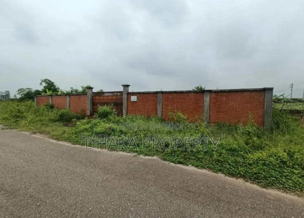 300ft Expressway 5 Katha Lake West At Sector-11