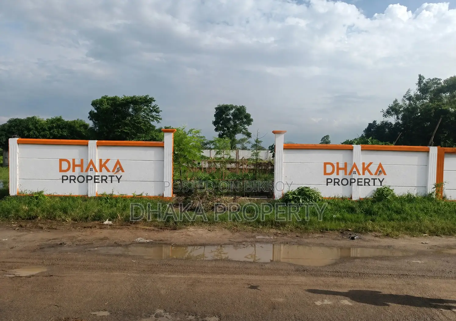 300ft Expressway 3 Katha East Facing at Sector-9
