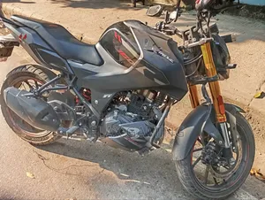Hero Xtreme 160R 4V 2025 Black