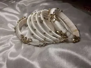 হাতে তৈরি প্রিমিয়াম ডিজাইনার চুড়ি সেট