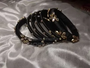 হাতে তৈরি প্রিমিয়াম ডিজাইনার চুড়ি সেট