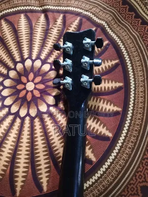 Guitar in high condition, used for only 6 months