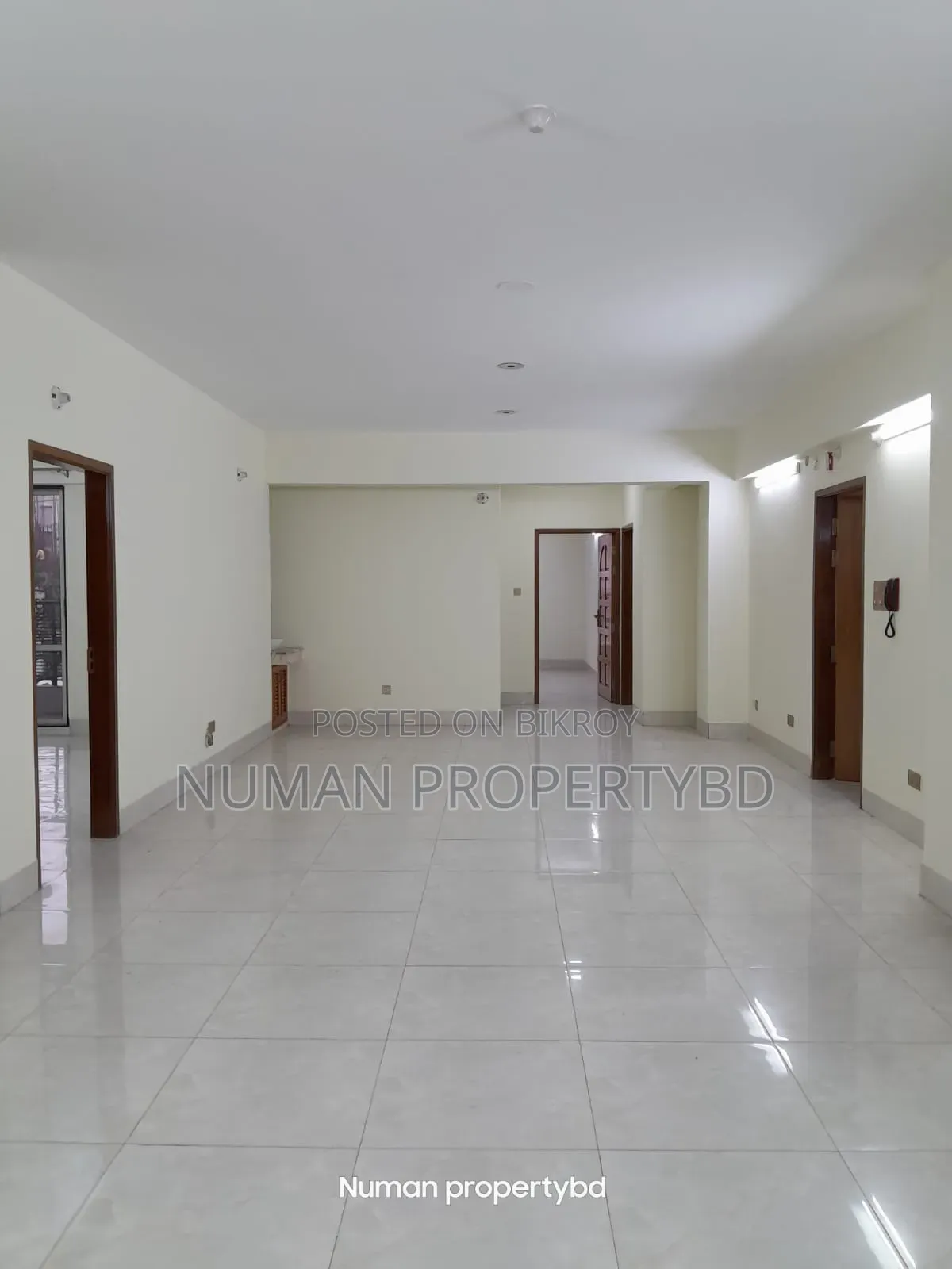 4-bedroom Apartment in Numan Property Bd, Bashundhara for rent