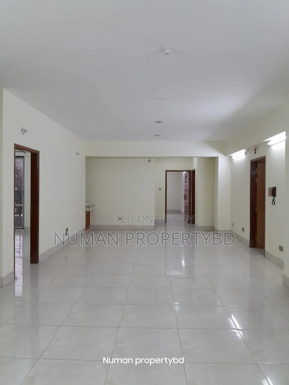 4-bedroom Apartment in Numan Property Bd, Bashundhara for rent