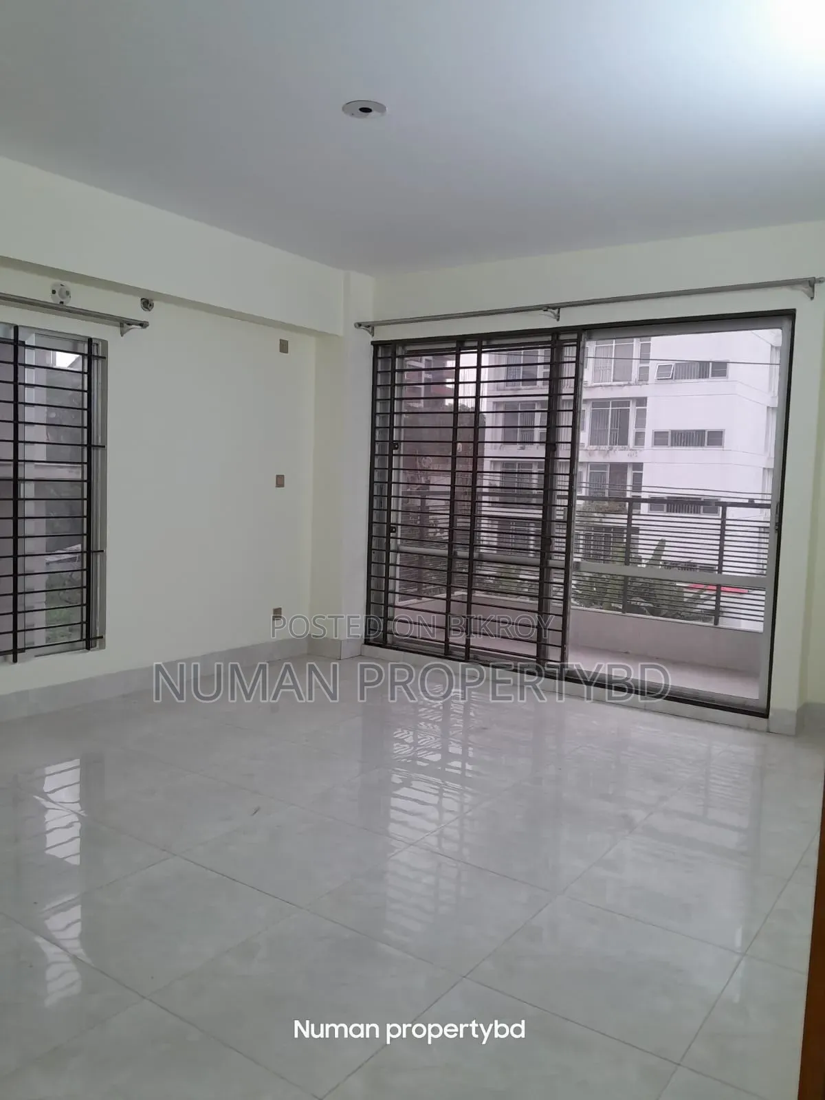 4-bedroom Apartment in Numan Property Bd, Bashundhara for rent