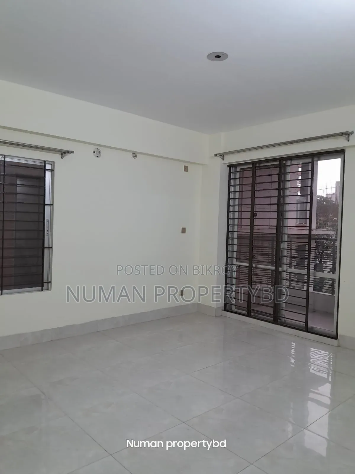 4-bedroom Apartment in Numan Property Bd, Bashundhara for rent