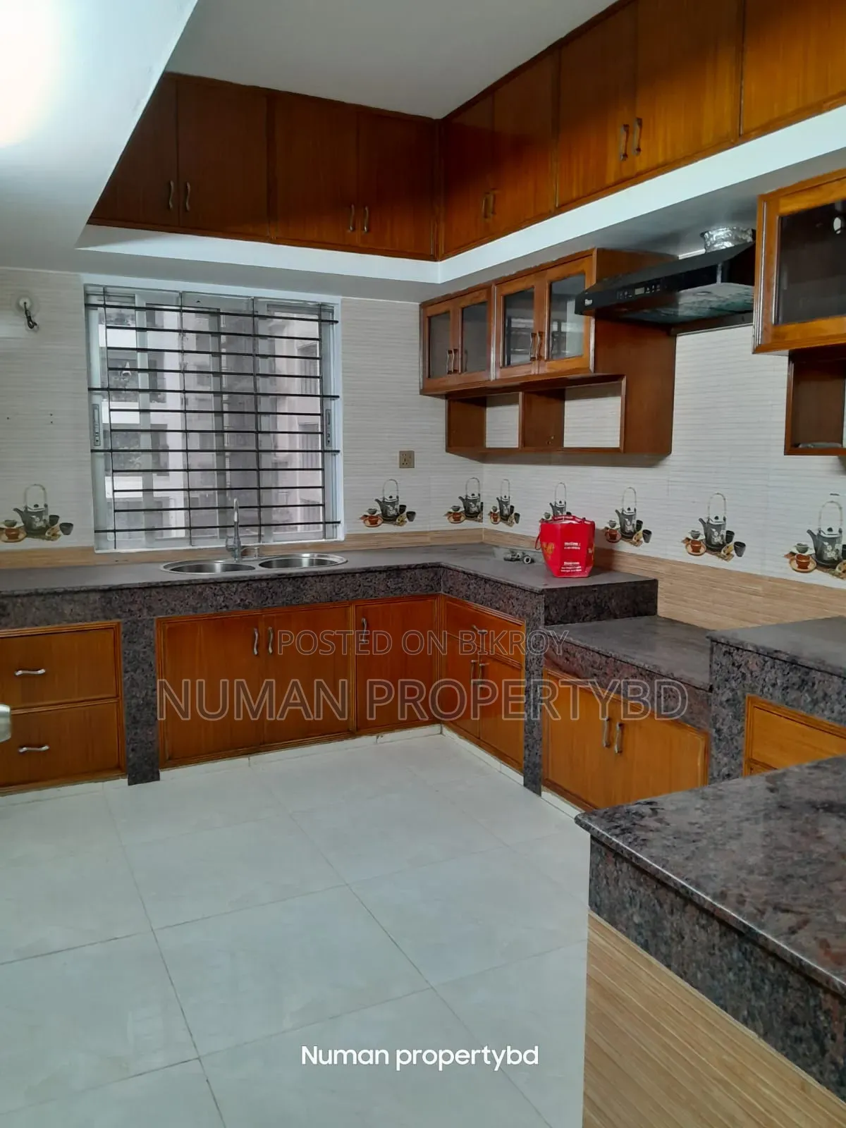 4-bedroom Apartment in Numan Property Bd, Bashundhara for rent