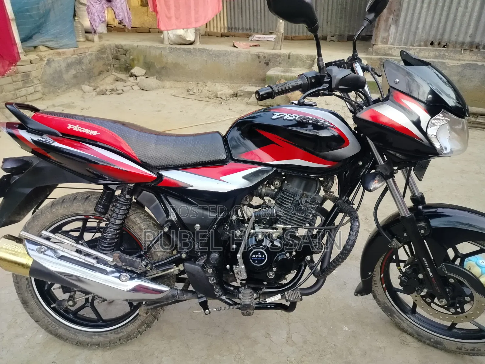 বাজাজ ডিসকভার ১২৫ ২০২৪ ব্ল্যাক