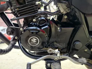 বাজাজ ডিসকভার ১২৫ ২০২৪ ব্ল্যাক